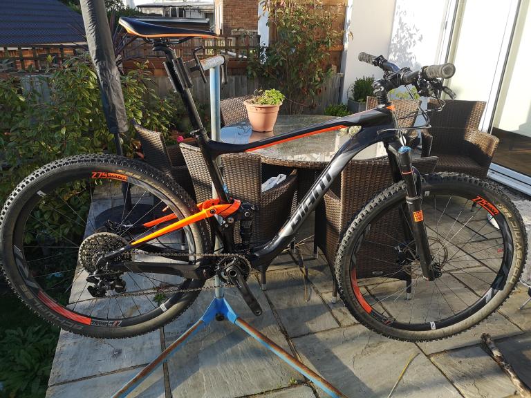 Giant Anthem Advanced 2 2017 Mountain Bike 27.5in