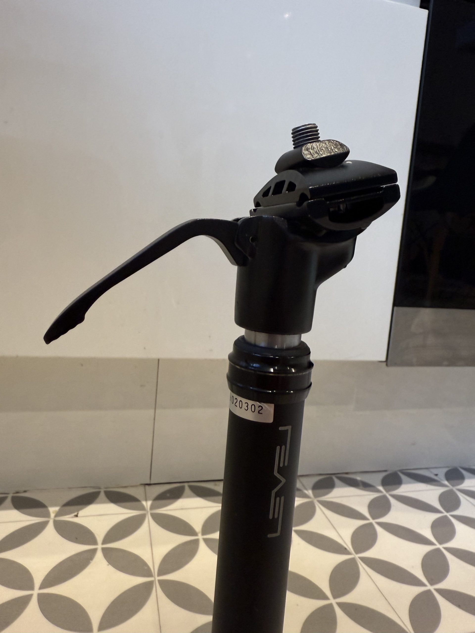 27.2mm under seat operated 100mm dropper