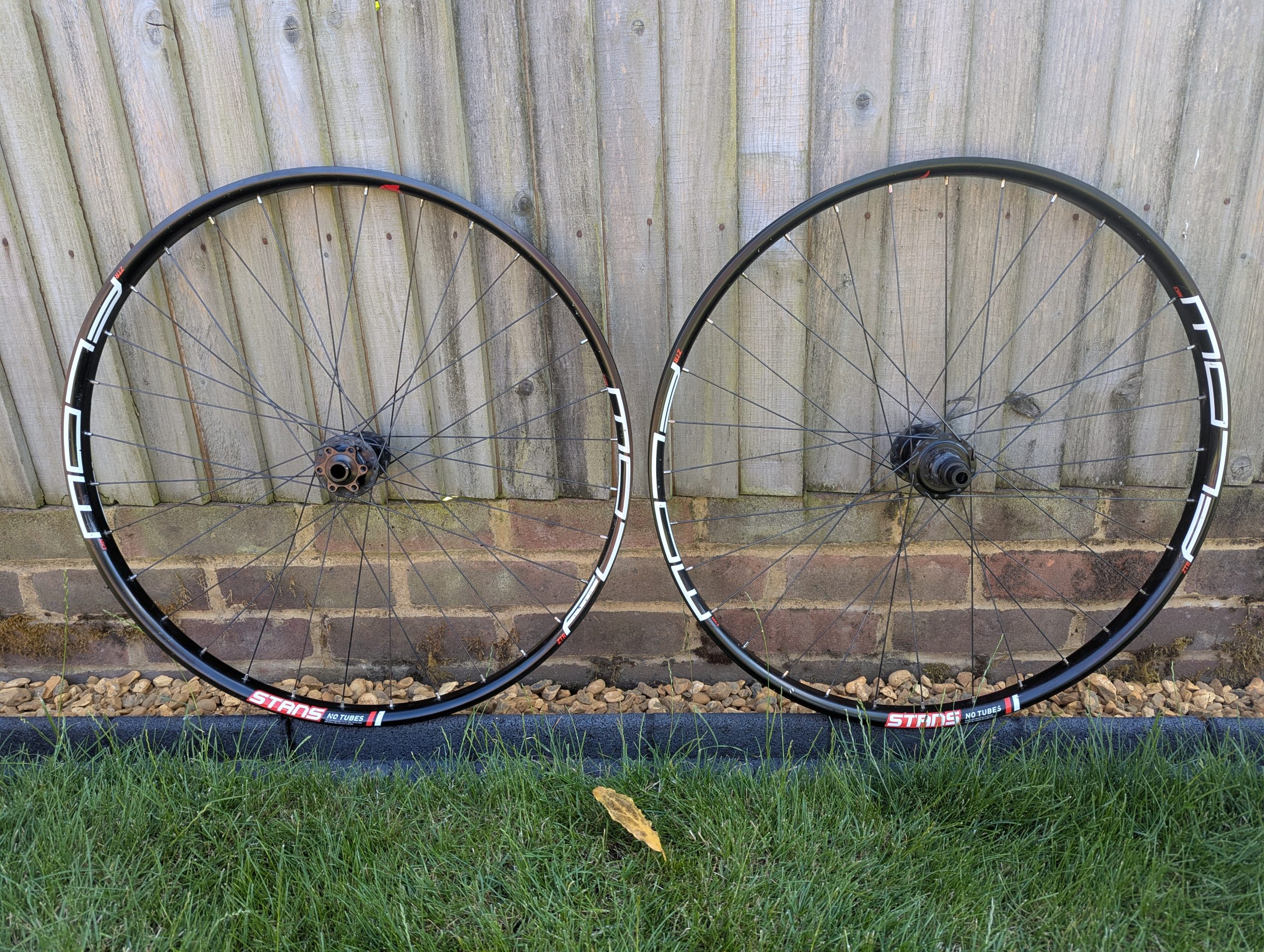 27.5″ wheels, stans flow on I9 hubs