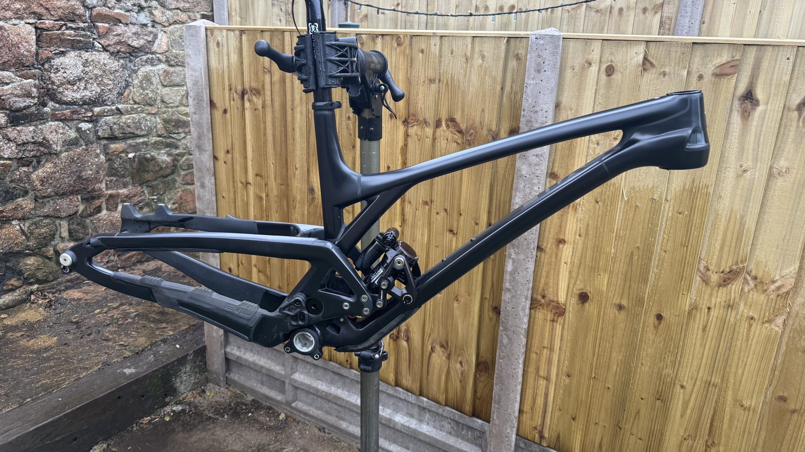 Evil Following V3 Medium frame