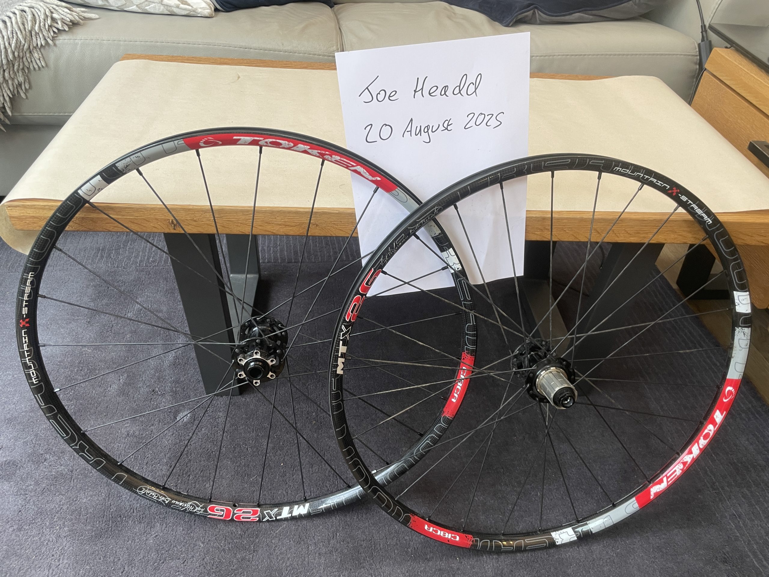 Token Carbon 26″ Disc MTB Wheelset – Mint