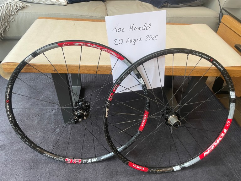 Token Carbon 26″ Disc MTB Wheelset – Mint