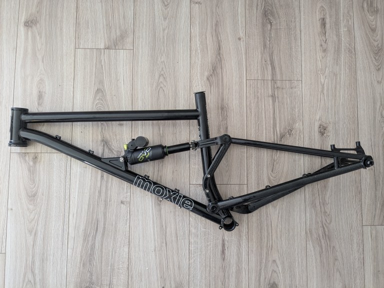 Pipedream Cycles – The Full Moxie Frame (Long)