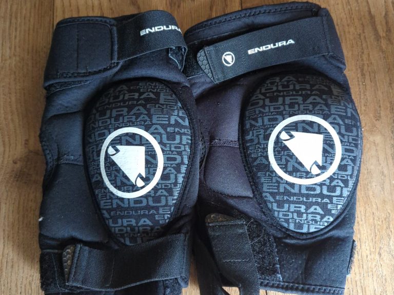 Endura Singletrack Knee Pads Youth S/M