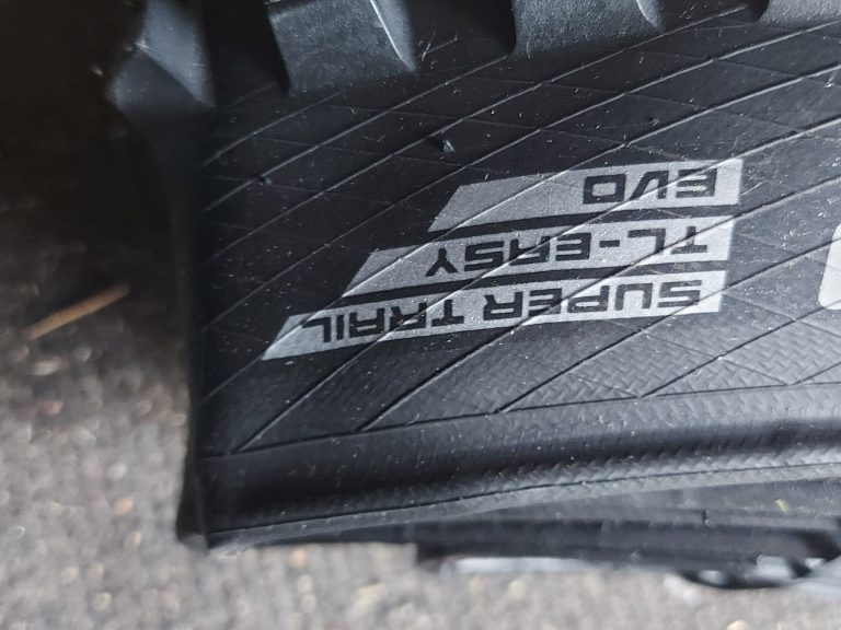 SCHWALBE Rock Razor Tyre – 27.5 x 2.6 – Super Trail – Addix Speed Grip