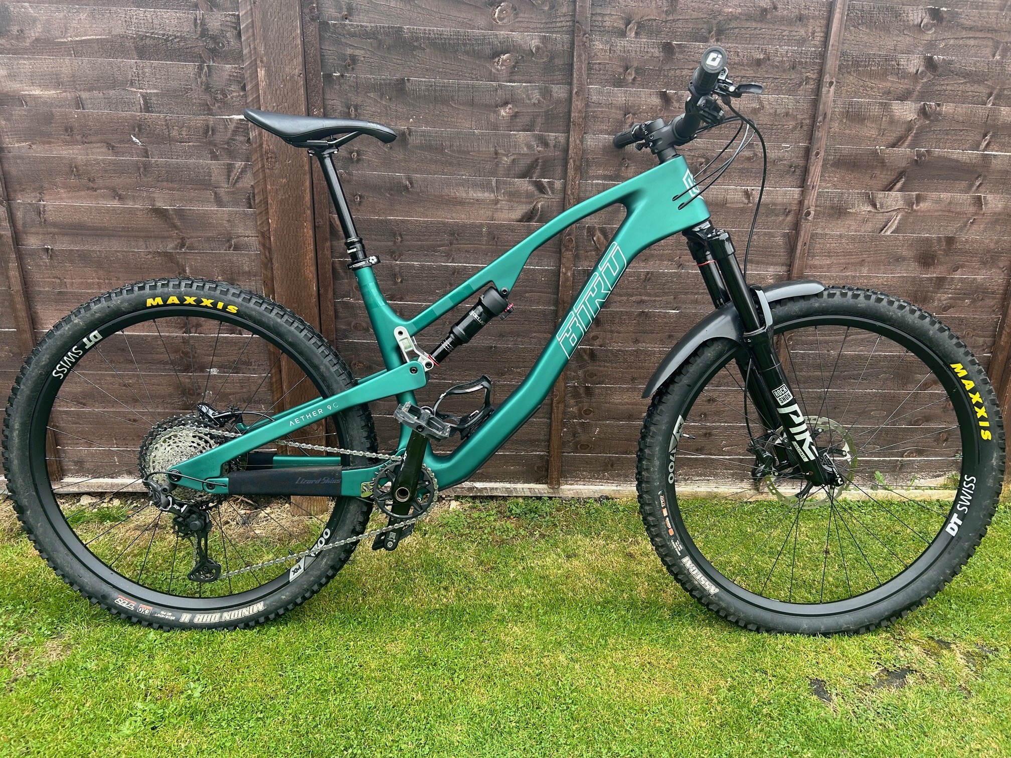 Bird Aether 9C Large Full Bike. Carbon. Great Condition and High Spec