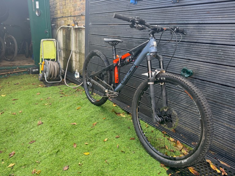 Saracen Kili Flyer Pro, full carbon, excellent trail bike or child’s enduro bike
