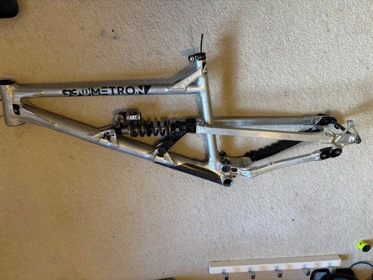 Geometron G1 Frame & EXT shock