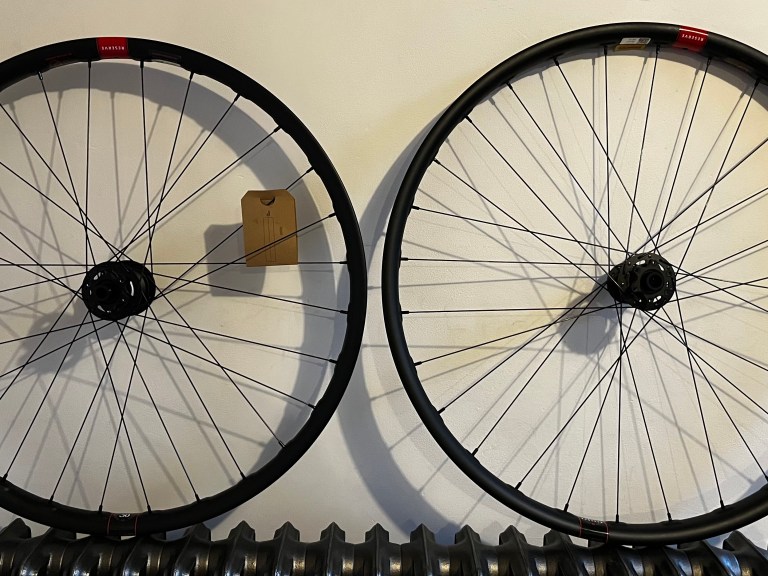 New Reserve Carbon HD30 / DT Swiss DEG350 Wheels