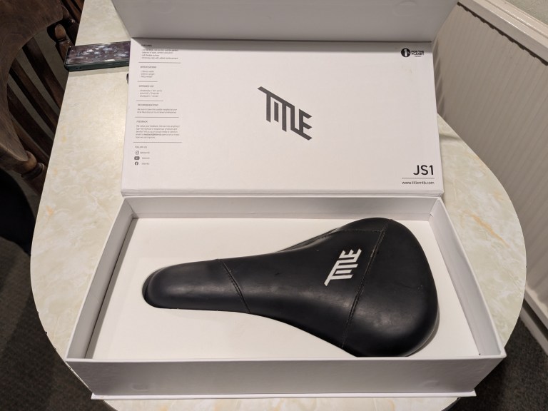 Brakes, Hope hub and jump saddle