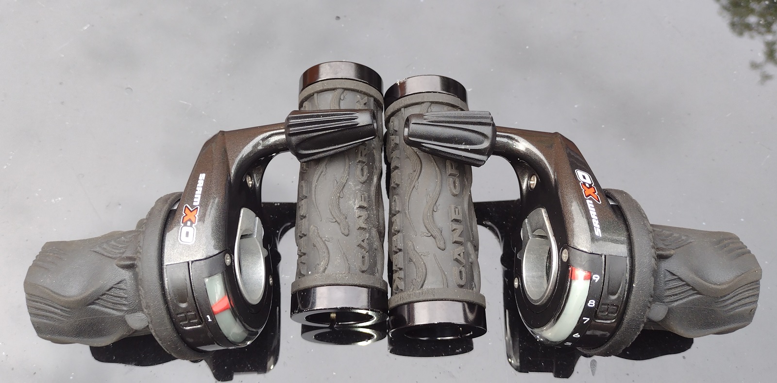 SRAM x-0 3 x 9 Gripshift + lockons