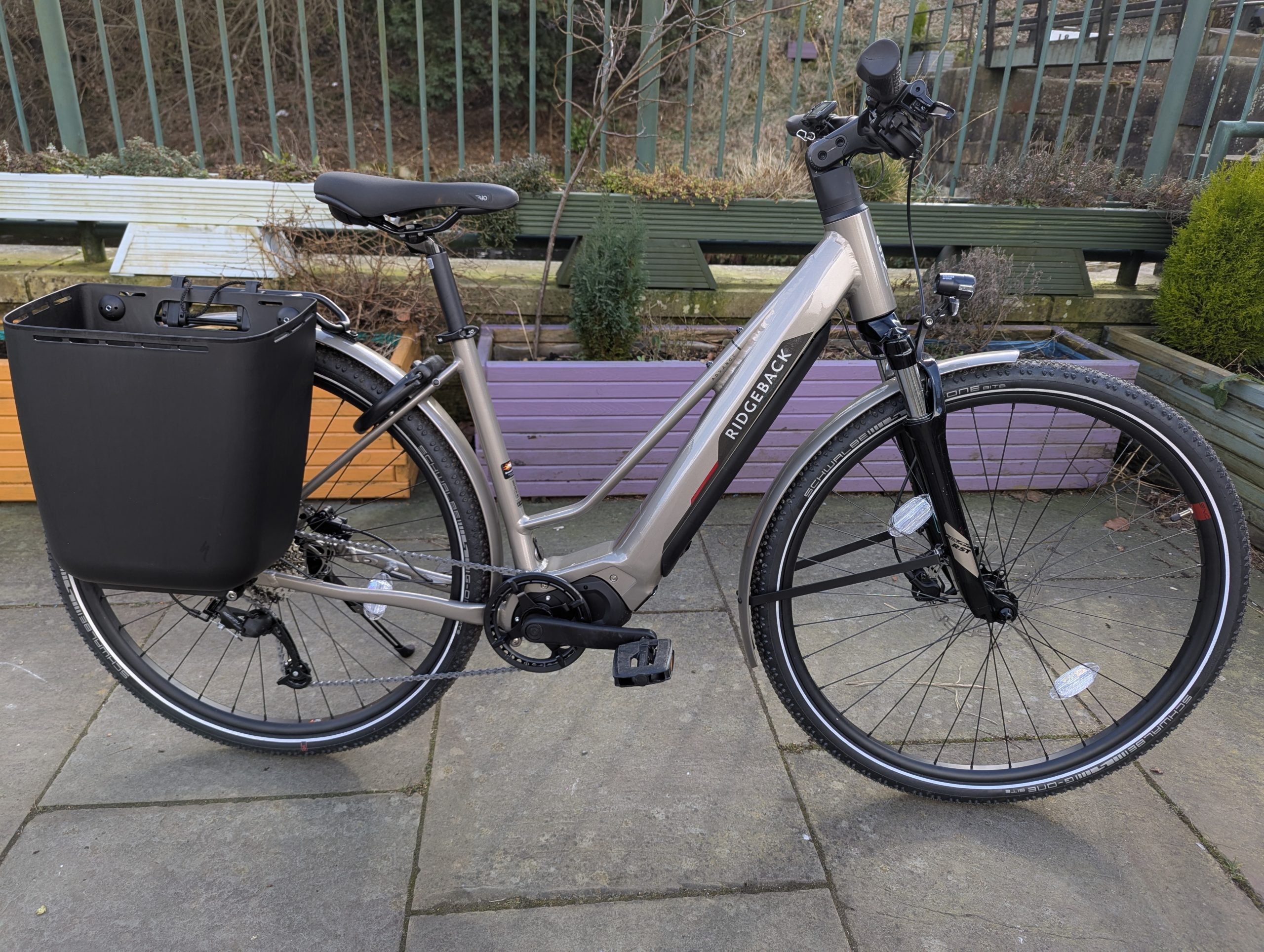 RIdgeback Advance 1W hybrid, step through version