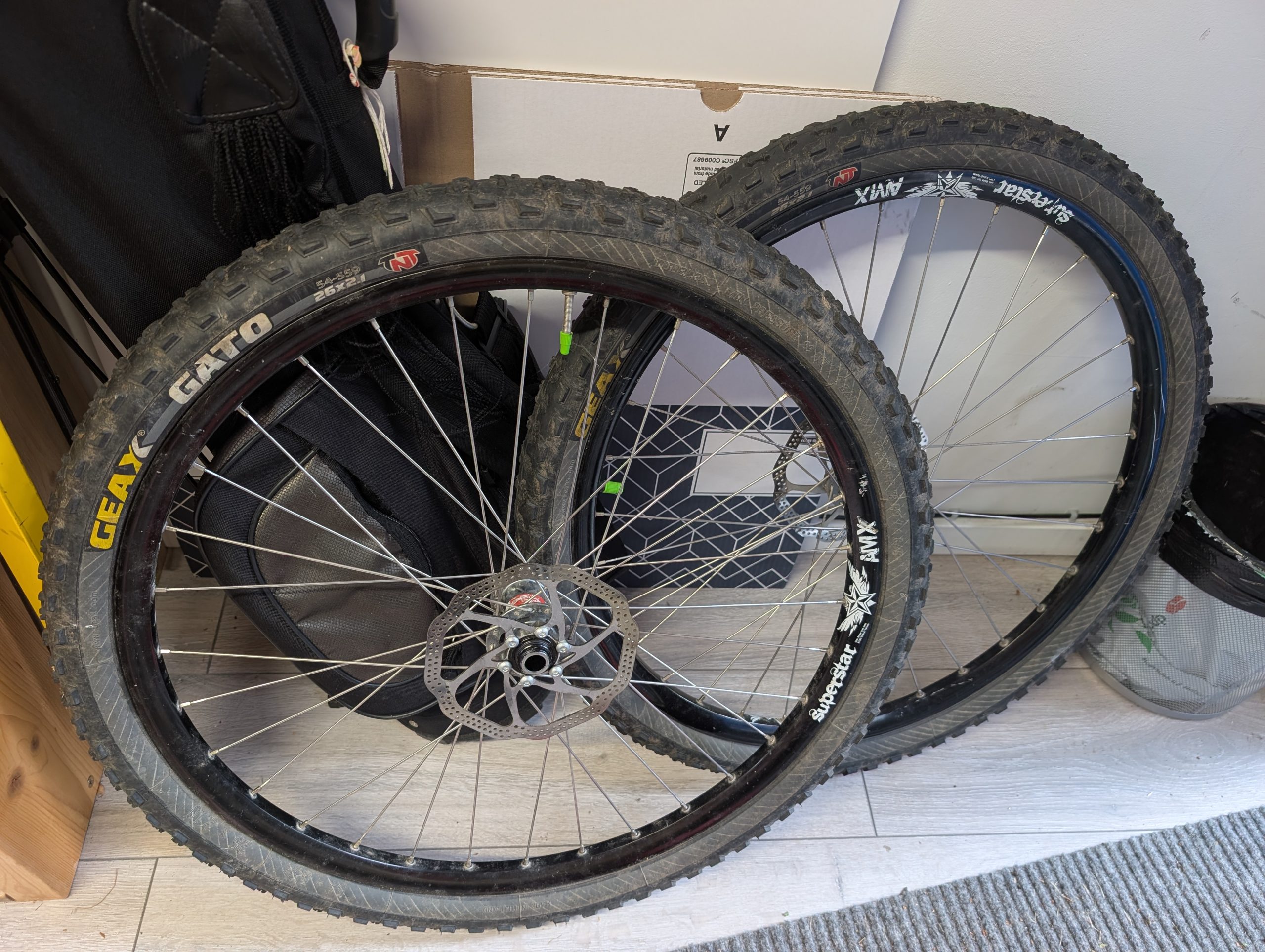 Pair 26″ superstar Components wheels 15mm front qr rear