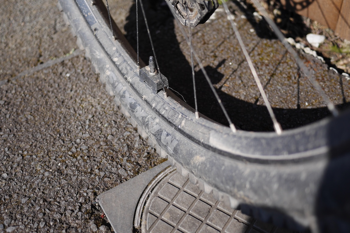Carbon rims on Mavic hubs, Moustache Game 160.9
