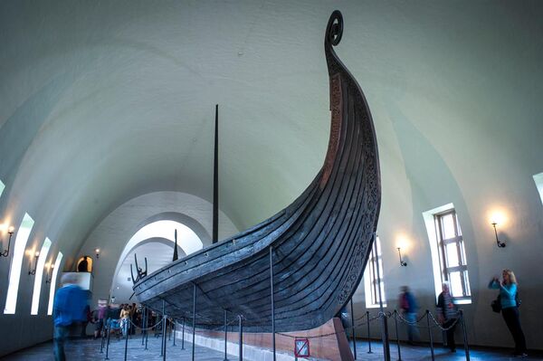 Vikingskipshuset_Oseberg__c_VisitOSLO_Thomas-Johannessen_918435799.jpg