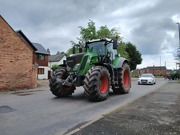 Big modern Fendt jobby.jpg